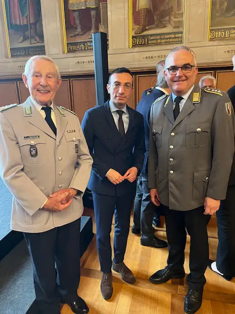 Veteranentag - Mitglieder des Offiziervereins nehmen am Empfang der Stadt Frankfurt am Main teil.